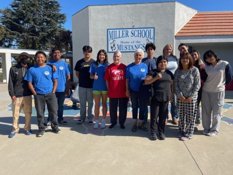 Mayor, Alice Patino, AVID 23 students, and teachers, Shelly Springer and Karen Draper, take a group picture at Miller Elementary School on August 20, 2022 for Serve Santa Maria.