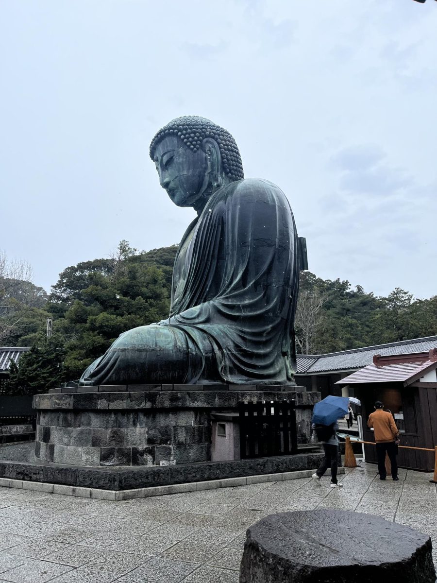Visiting the Great Buddha of Kamakura, a time of rainfall and peace. 